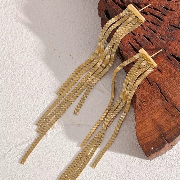 Perfect Gold Tassel Long Earrings - Picture 5 of 7